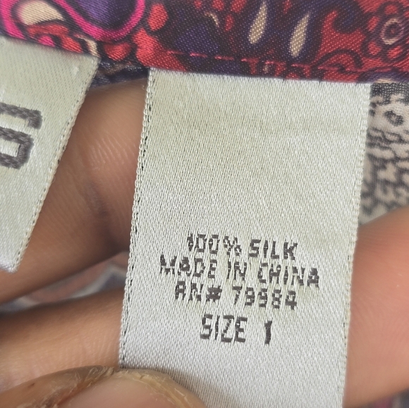 Chicos 100% Silk Paisley Blouse Sz  (S-M) Sheer Button Up Long Flare Sleeve Y2k - Picture 8 of 10